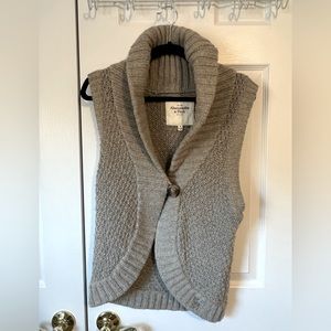 Abercrombie & Fitch tan wool vest size M